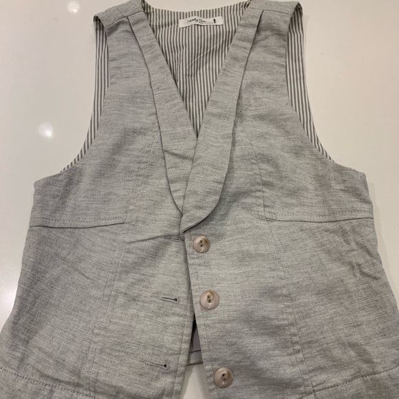 Vest - Picture 1 of 4